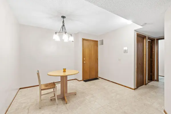 4165 Hilltop PT #105, Eagan, MN 55123