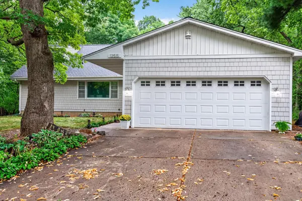 12515 Sunset TRL N, Plymouth, MN 55441