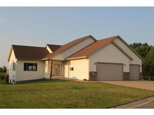 463 Sierra LN NW, Eyota, MN 55934