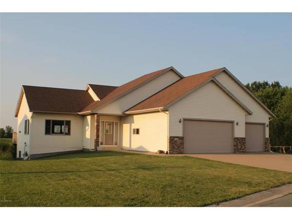463 Sierra LN NW, Eyota, MN 55934