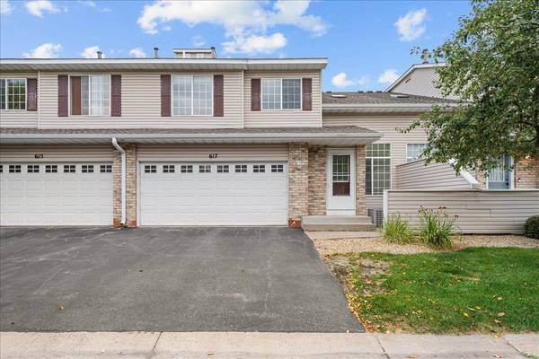 617 Grandview WAY, Hudson, WI 54016