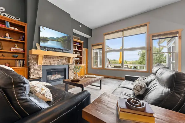1137 Pioneer TRL, Bayport, MN 55003