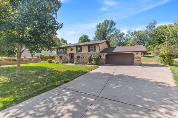 7917 Mount Curve BLVD, Brooklyn Park, MN 55445