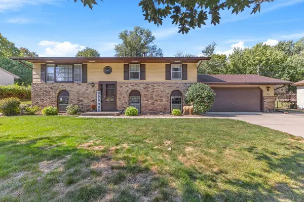 7917 Mount Curve BLVD, Brooklyn Park, MN 55445