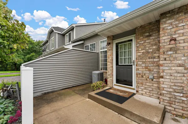 8736 Hastings CIR NE, Blaine, MN 55449