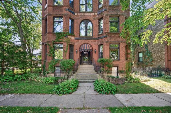 434 Laurel AVE #2E, Saint Paul, MN 55102