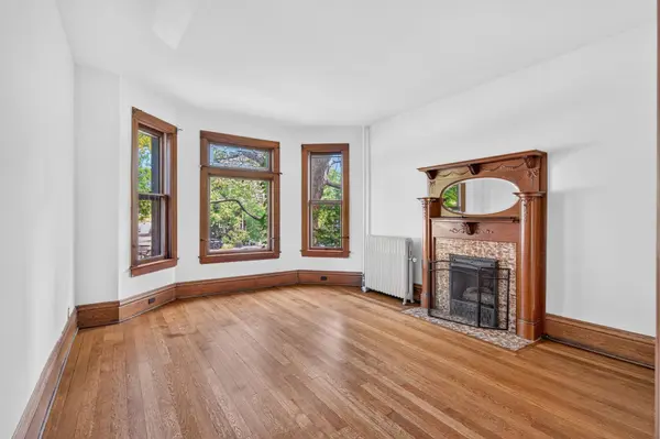 434 Laurel AVE #2E, Saint Paul, MN 55102