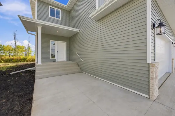 979 61st AVE W, West Fargo, ND 58078