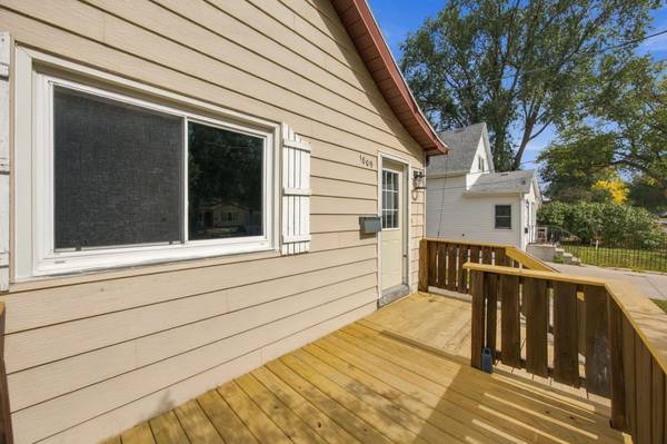 1809 5th AVE S, Fargo, ND 58103