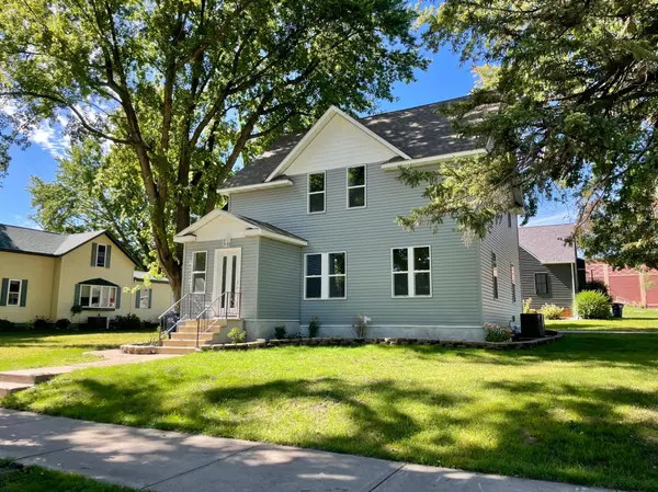 104 S Park AVE, Springfield, MN 56087