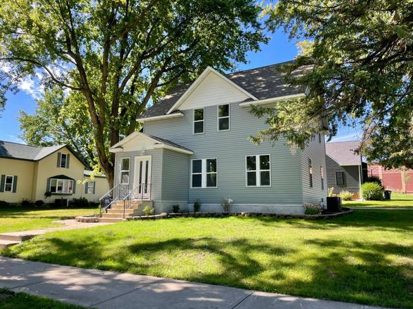 104 S Park AVE, Springfield, MN 56087