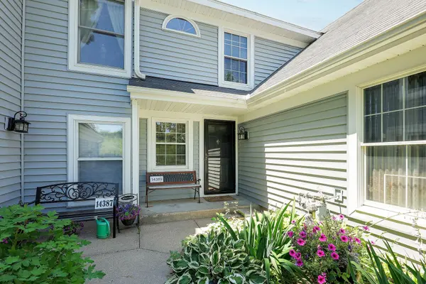 14389 Bedford DR, Eden Prairie, MN 55346