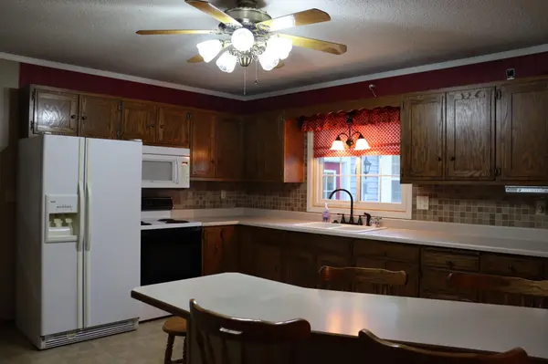 100 Hillside CT #206, Russell, MN 56169