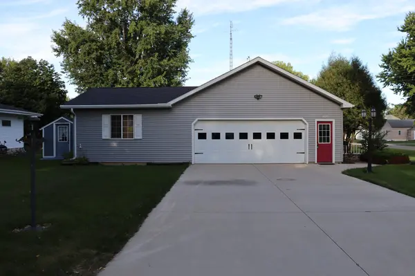 100 Hillside CT #206, Russell, MN 56169