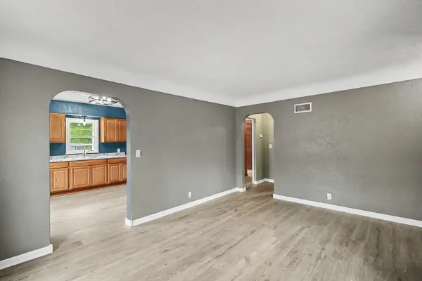302 Lincoln AVE N, New Prague, MN 56071