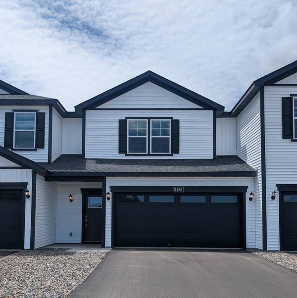 5489 Fall Meadow TRL, North Branch, MN 55056