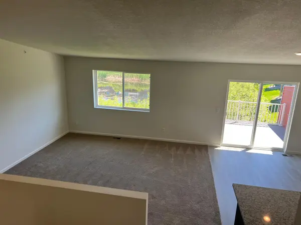 8520 Gateway CIR, Monticello, MN 55362