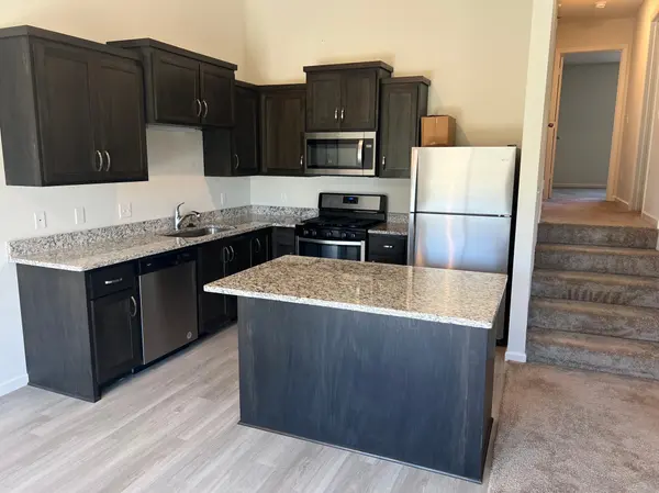 8520 Gateway CIR, Monticello, MN 55362