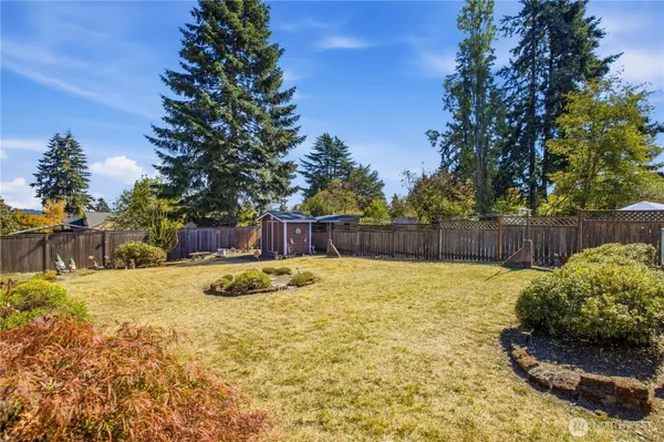 11752 20th AVE NE, Seattle, WA 98125