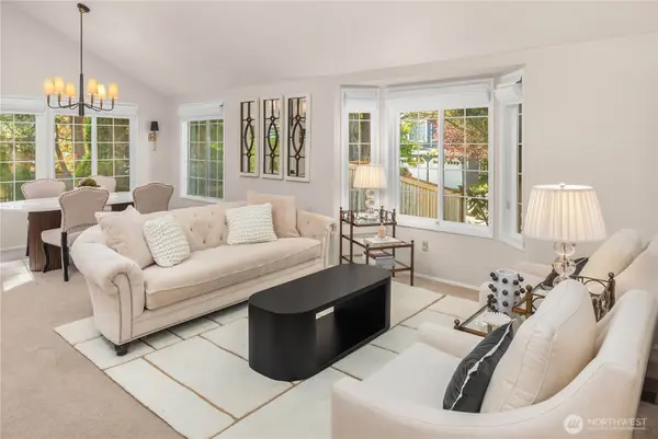 24201 38th PL SE, Sammamish, WA 98029
