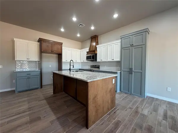 2204 Winter Ridge RD, Blanchard, OK 73010