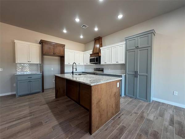 2204 Winter Ridge RD, Blanchard, OK 73010