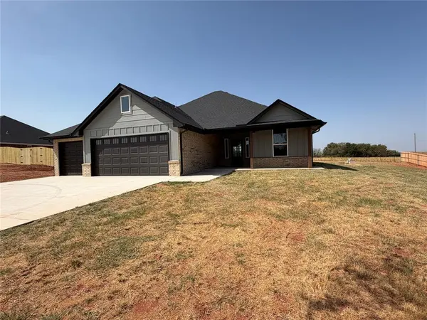 2204 Winter Ridge RD, Blanchard, OK 73010
