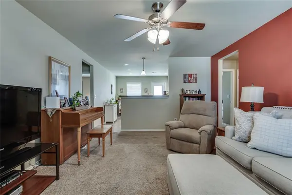 404 JB ST, Yukon, OK 73099