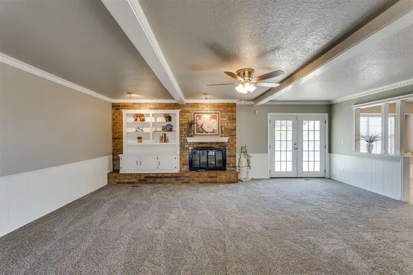 10120 Albert LN, Yukon, OK 73099
