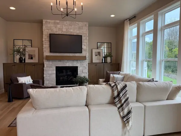 2528 N STELLITA CIR, De Pere, WI 54114