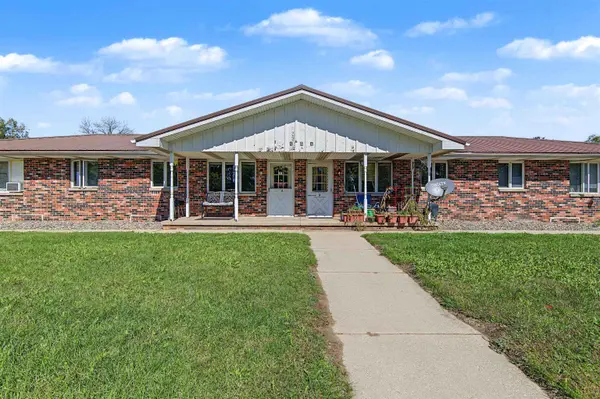 151 W GLENBROOK DR, Pulaski, WI 54162