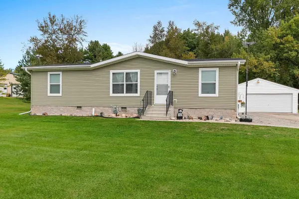 9346 W LAKE DR, Pound, WI 54161