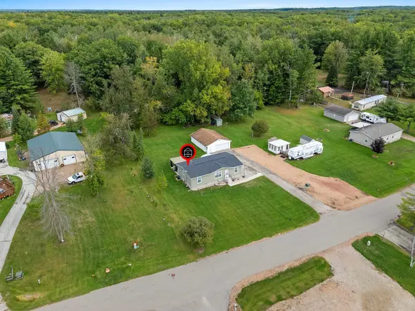 9346 W LAKE DR, Pound, WI 54161