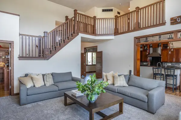 494 WINDINGBROOK DR, Oshkosh, WI 54904-7884