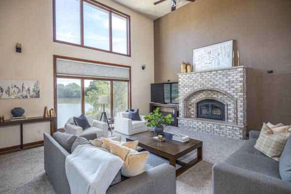 494 WINDINGBROOK DR, Oshkosh, WI 54904-7884