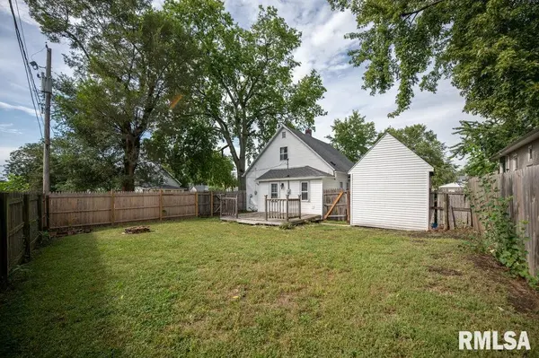 1002 MARKET ST, Pekin, IL 61554
