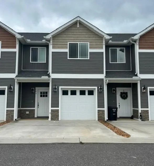 1038 E Main St #104, Livingston, TN 38570