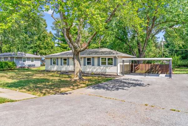 908 Pyle Ln, Hopkinsville, KY 42240