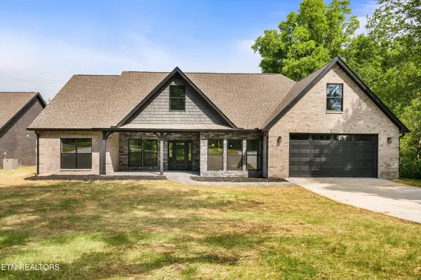 1030 N Linden Drive,  Alcoa,  TN 37701