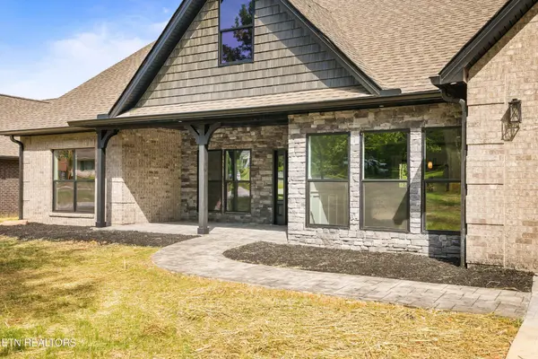 1030 N Linden Drive, Alcoa, TN 37701