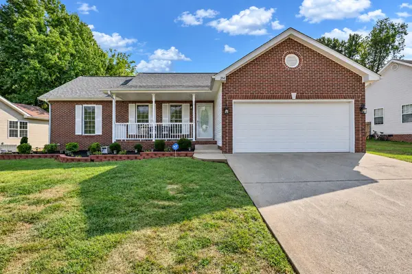 374 Woodtrace Dr, Clarksville, TN 37042