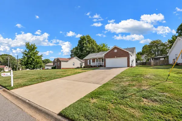 374 Woodtrace Dr, Clarksville, TN 37042