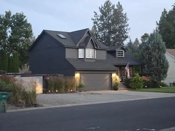 10224 N Parkside Dr, Nine Mile Falls, WA 99026
