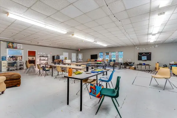 1650 N Fairview Ave, Wichita, KS 67203