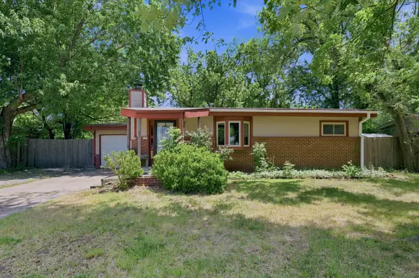 1430 N Prairie Ln,  Derby,  KS 67037