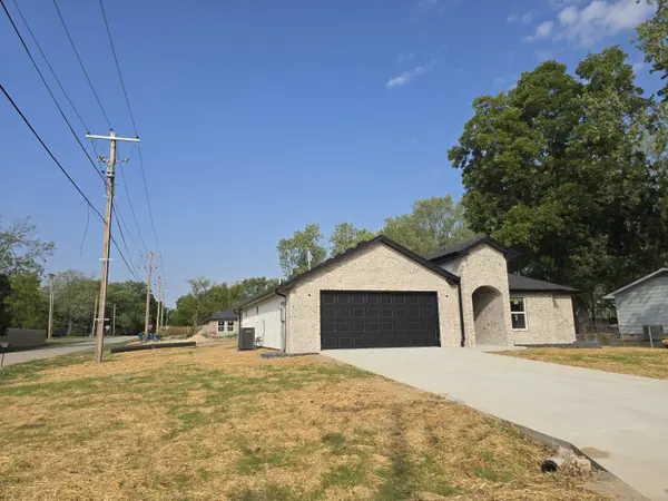 587 S Chicago AVE, Marionville, MO 65705