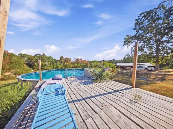 3723 Weaver RD, Grovespring, MO 65662