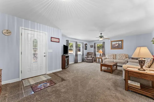 2562 Forsyth Taneyville RD, Forsyth, MO 65653