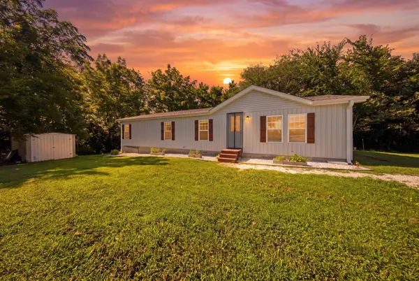 212 Primrose LN, Clever, MO 65631