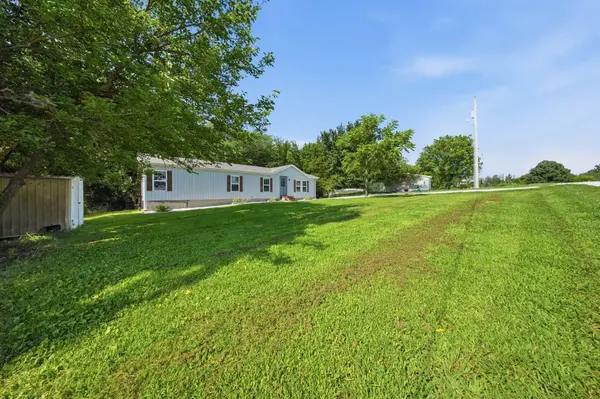 212 Primrose LN, Clever, MO 65631
